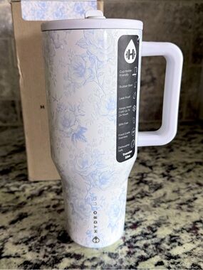 NWT 32oz cherish Hydrojug Traveler